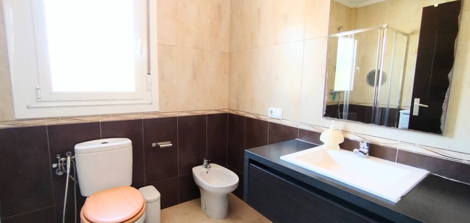 Resale - Villa - Hondón de las Nieves