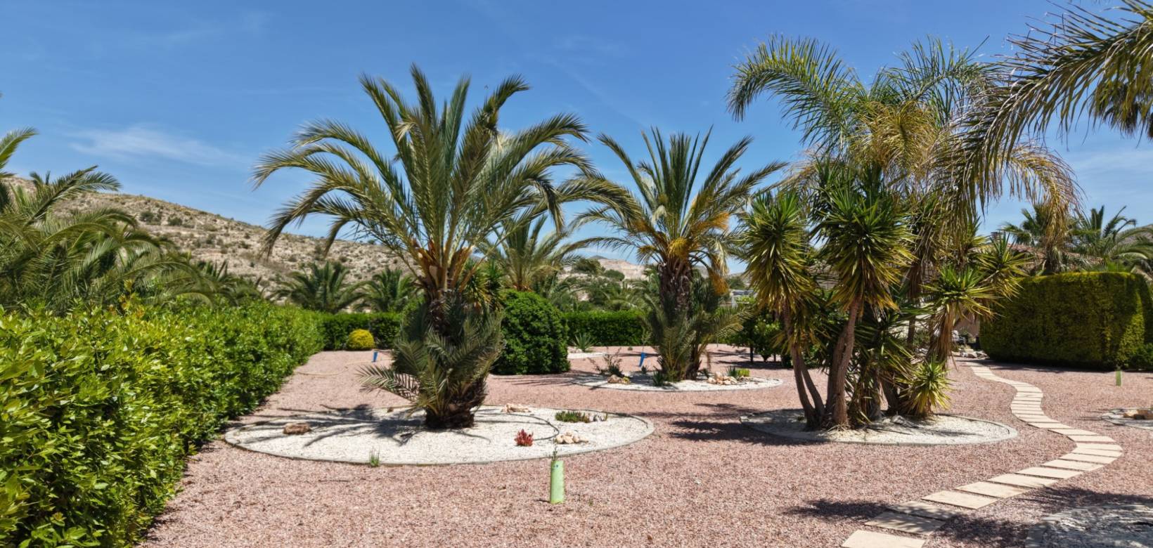 Resale - Villa - Hondón de las Nieves