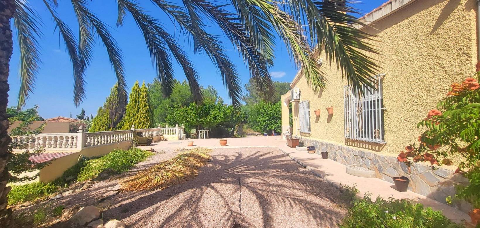 Resale - Villa - Hondón de las Nieves