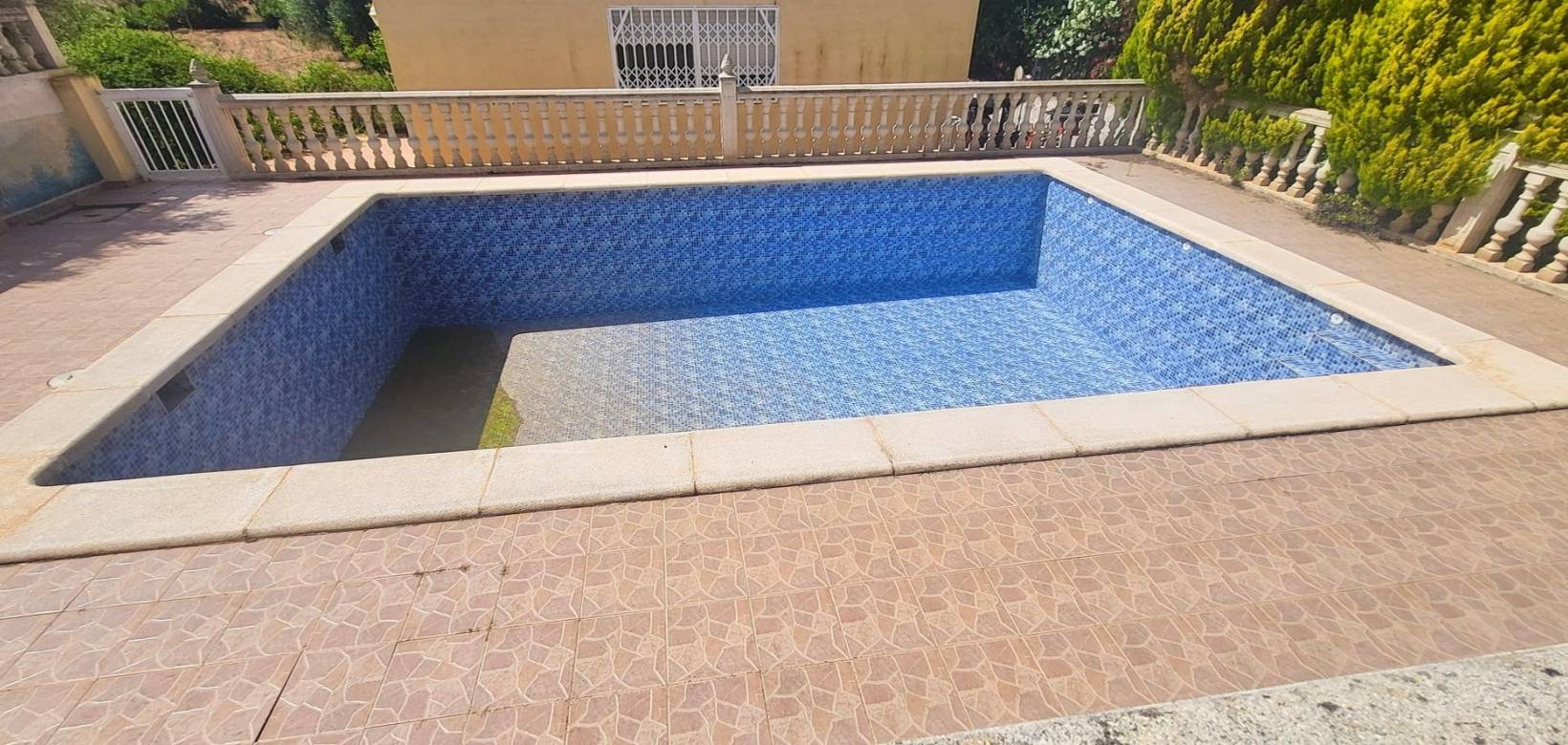 Resale - Villa - Hondón de las Nieves