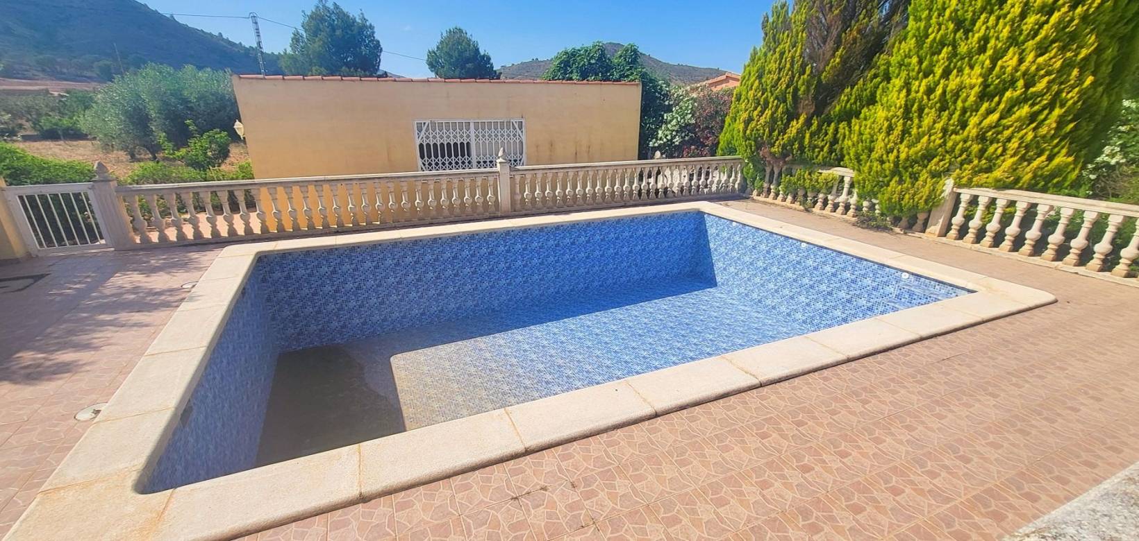 Resale - Villa - Hondón de las Nieves