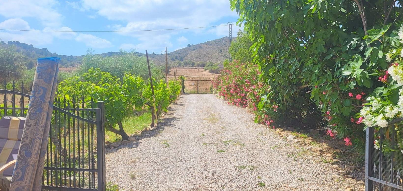 Resale - Villa - Hondón de las Nieves