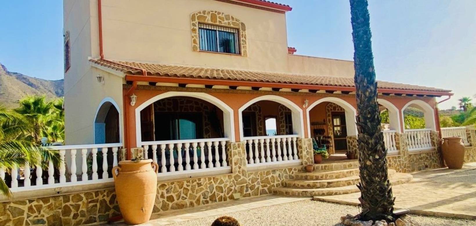 Resale - Villa - Hondón de las Nieves
