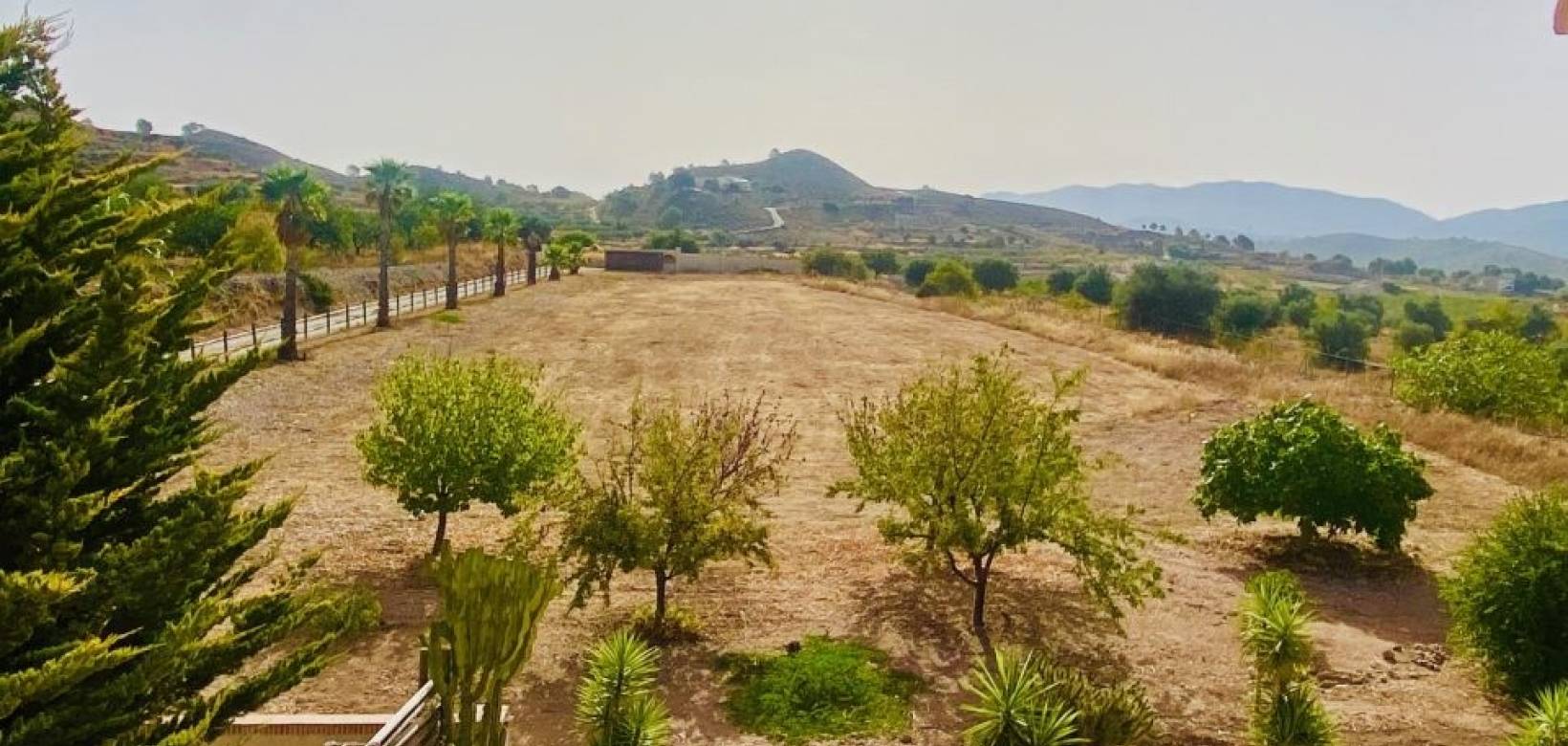 Resale - Villa - Hondón de las Nieves
