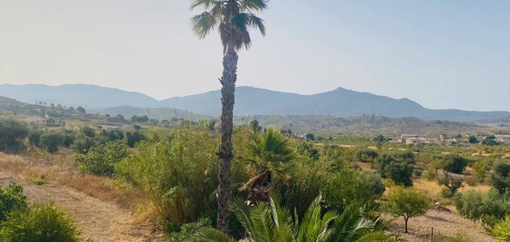 Resale - Villa - Hondón de las Nieves