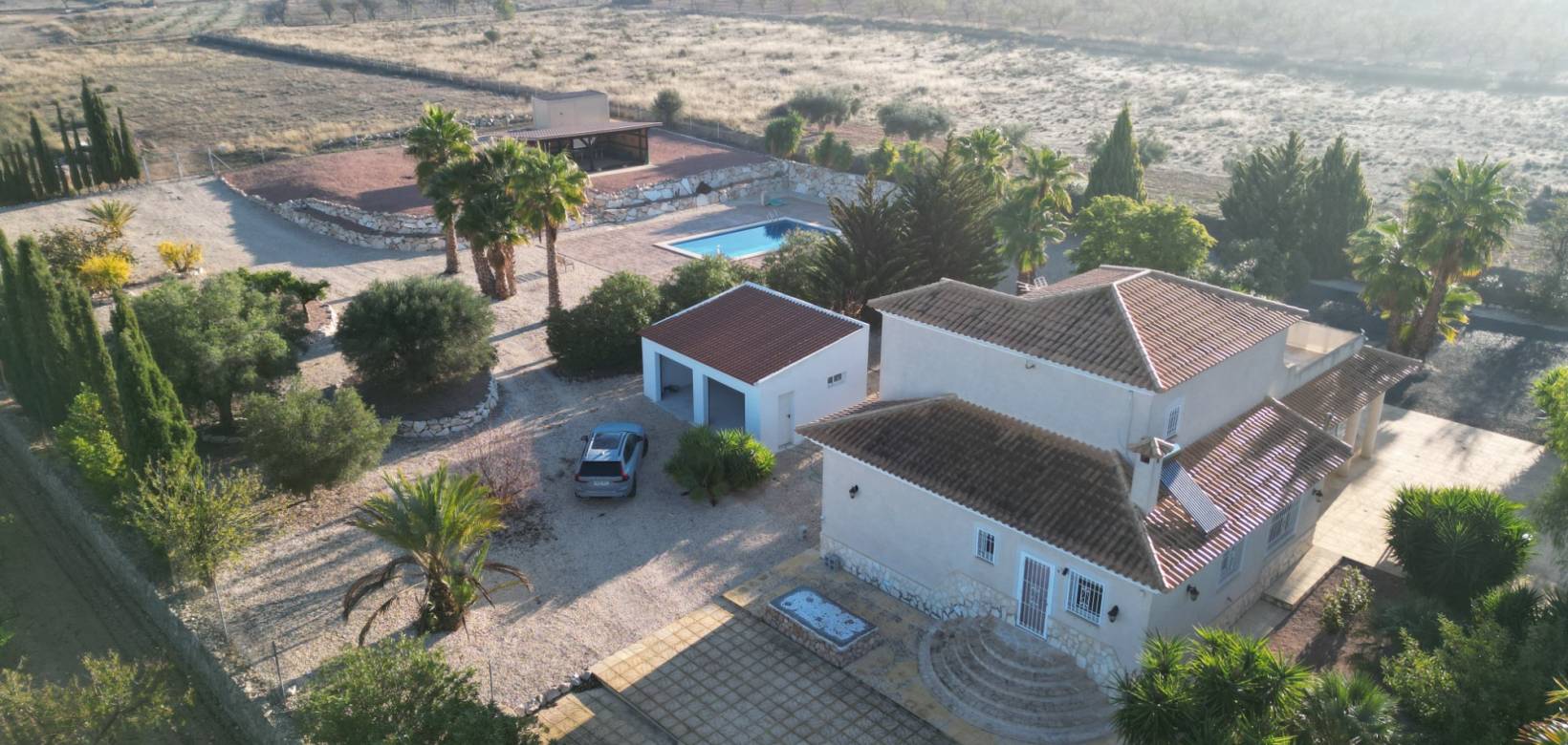 Resale - Villa - Hondón de las Nieves