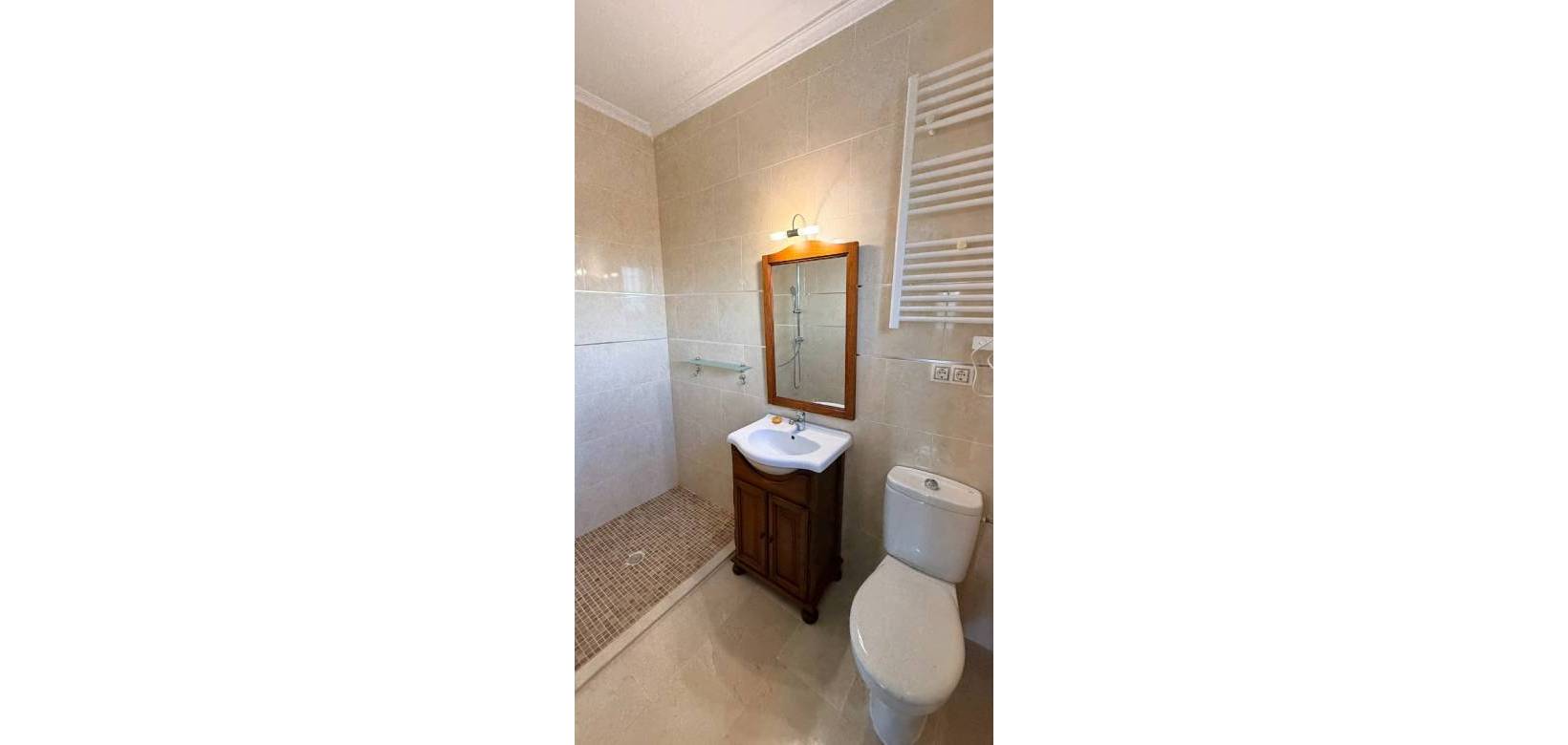 Resale - Villa - Hondón de las Nieves