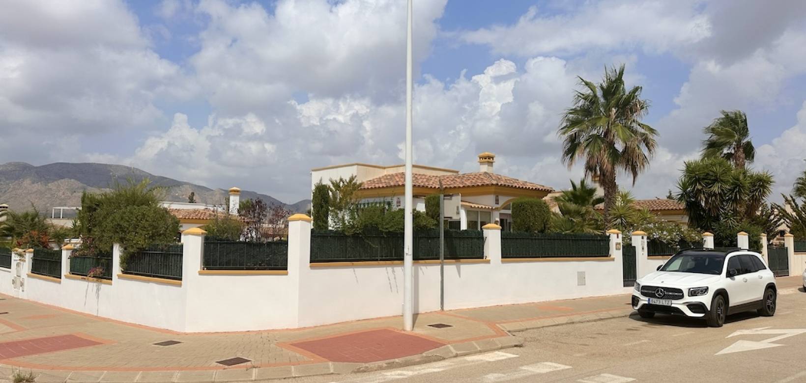 Resale - Villa - Hondón de las Nieves