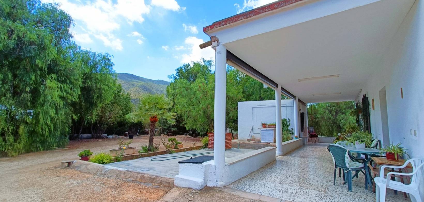 Resale - Villa - Hondón de las Nieves