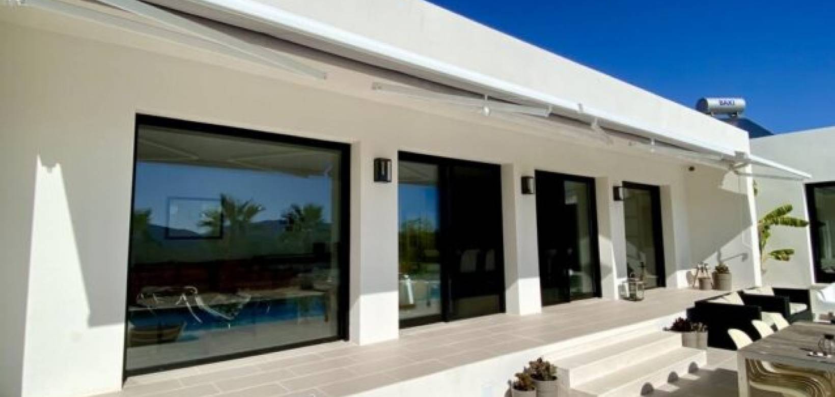 Resale - Villa - Hondón de las Nieves