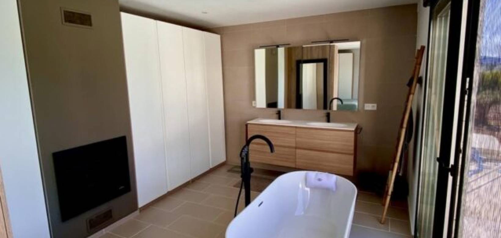 Resale - Villa - Hondón de las Nieves