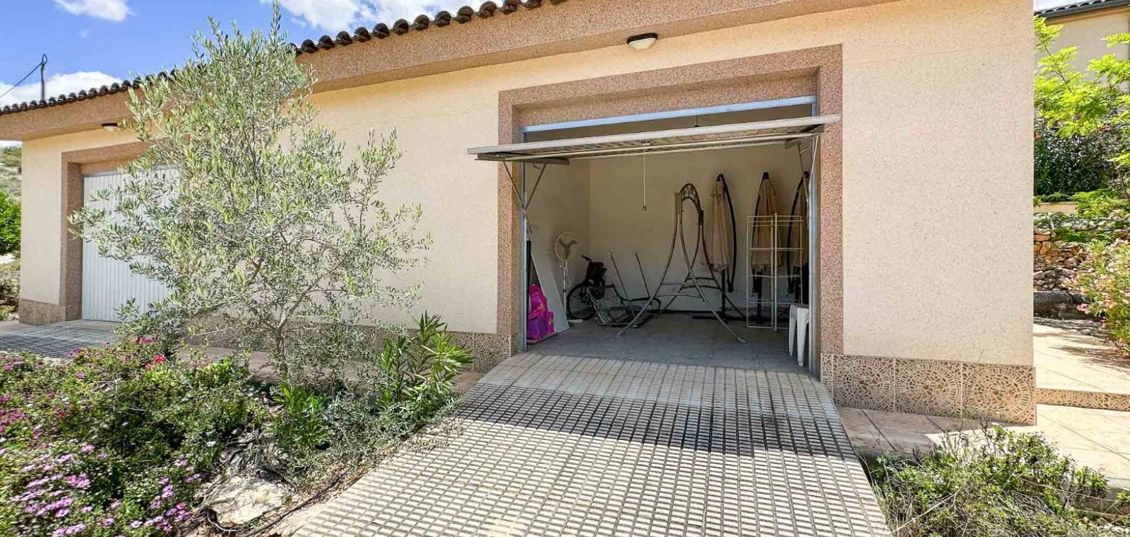 Resale - Villa - Hondón de las Nieves