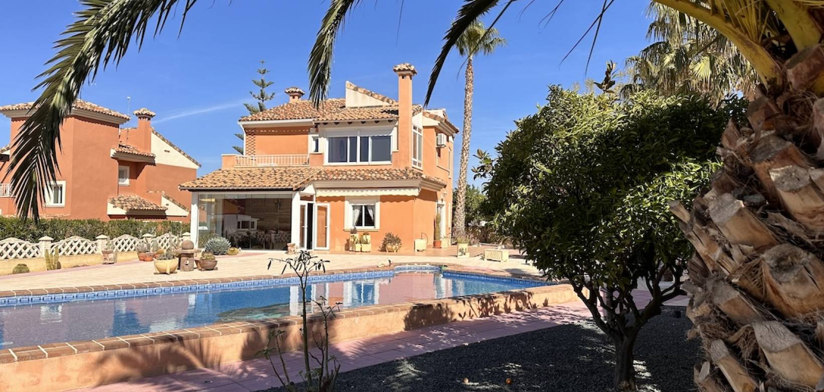 Resale - Villa - Hondón de las Nieves