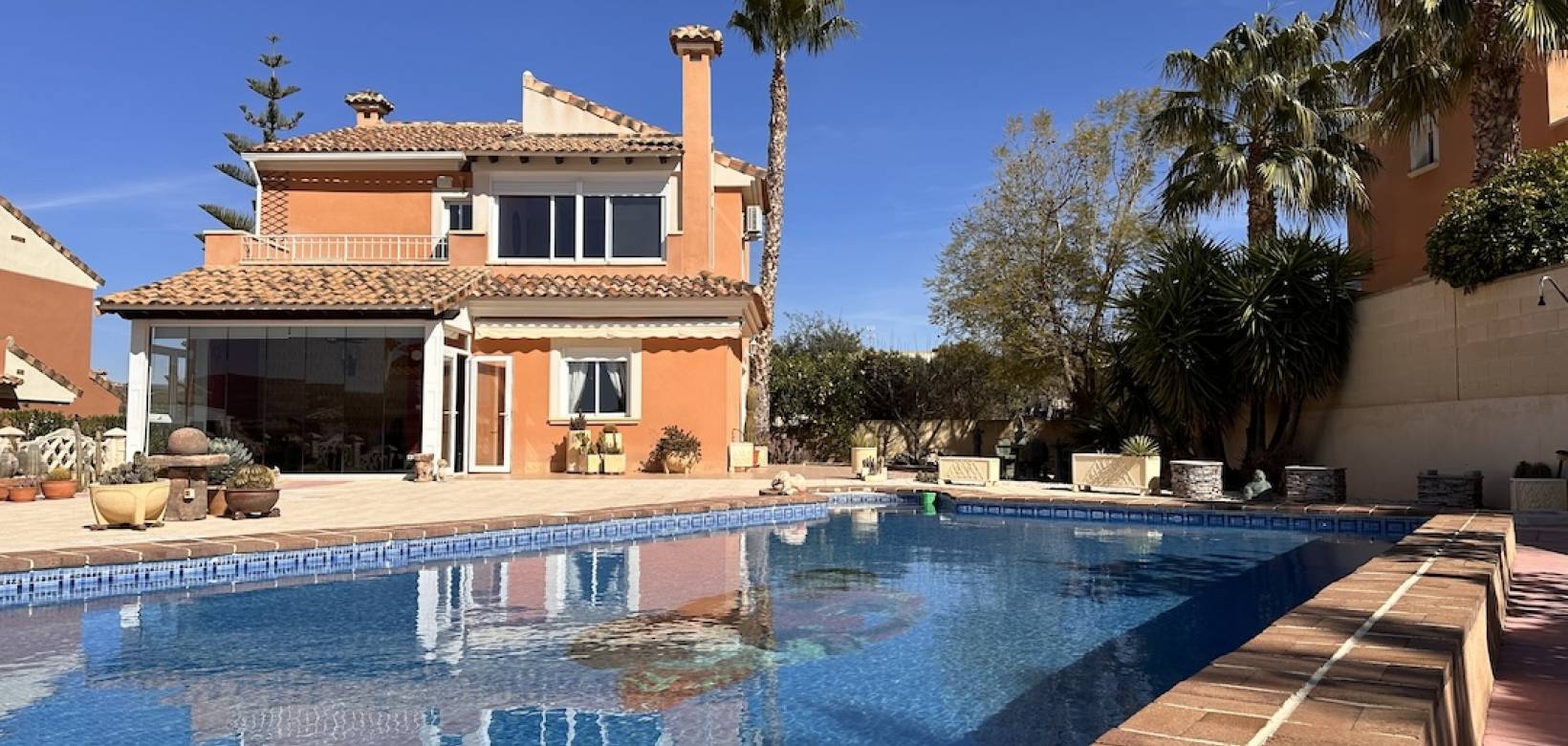 Resale - Villa - Hondón de las Nieves