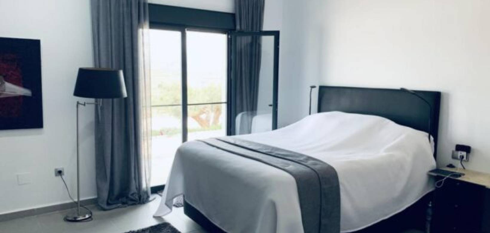 Resale - Villa - Hondón de las Nieves