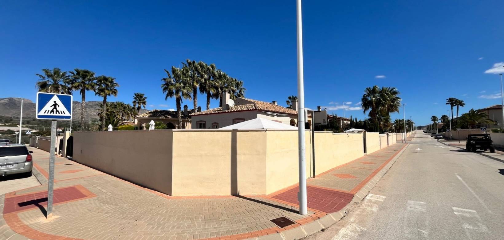 Resale - Villa - Hondón de las Nieves