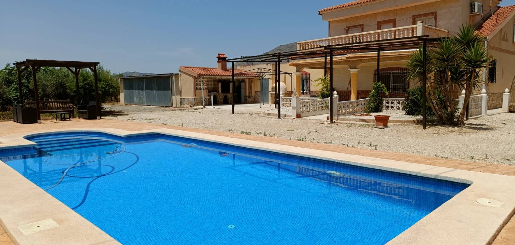 Resale - Villa - Hondón de las Nieves