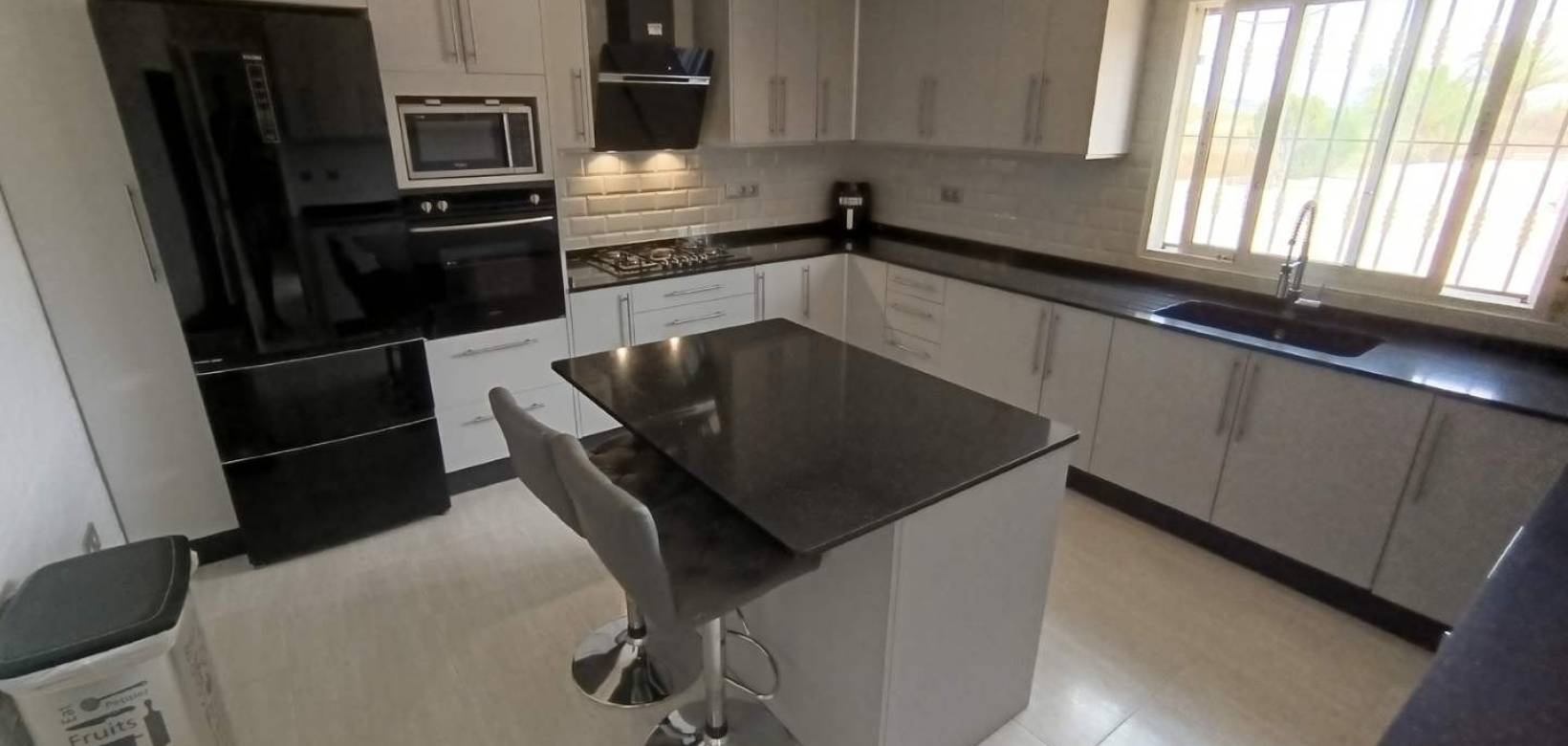 Resale - Villa - Hondón de los Frailes