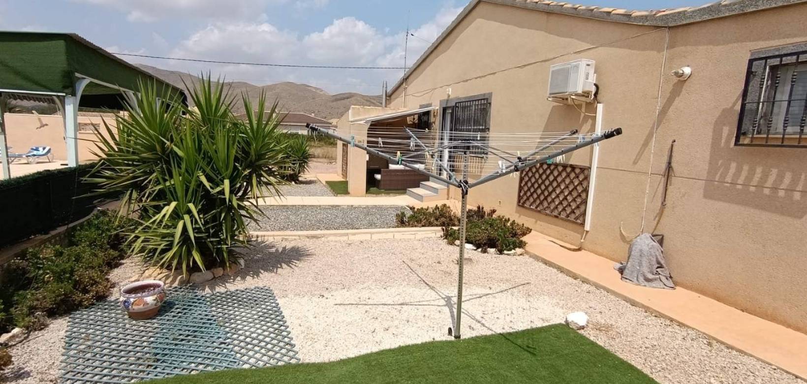 Resale - Villa - Hondón de los Frailes