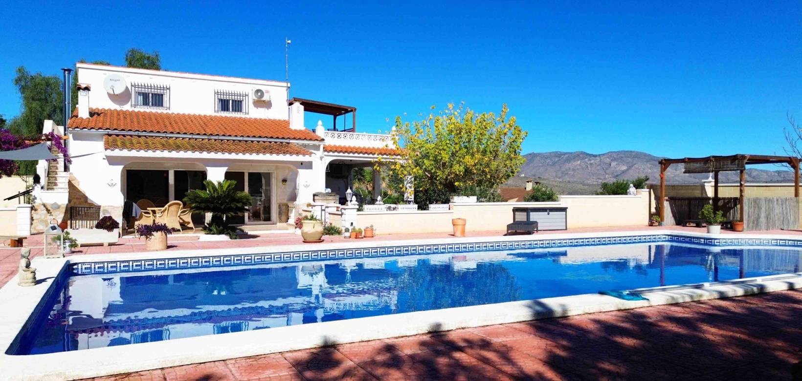 Resale - Villa - Hondón de los Frailes