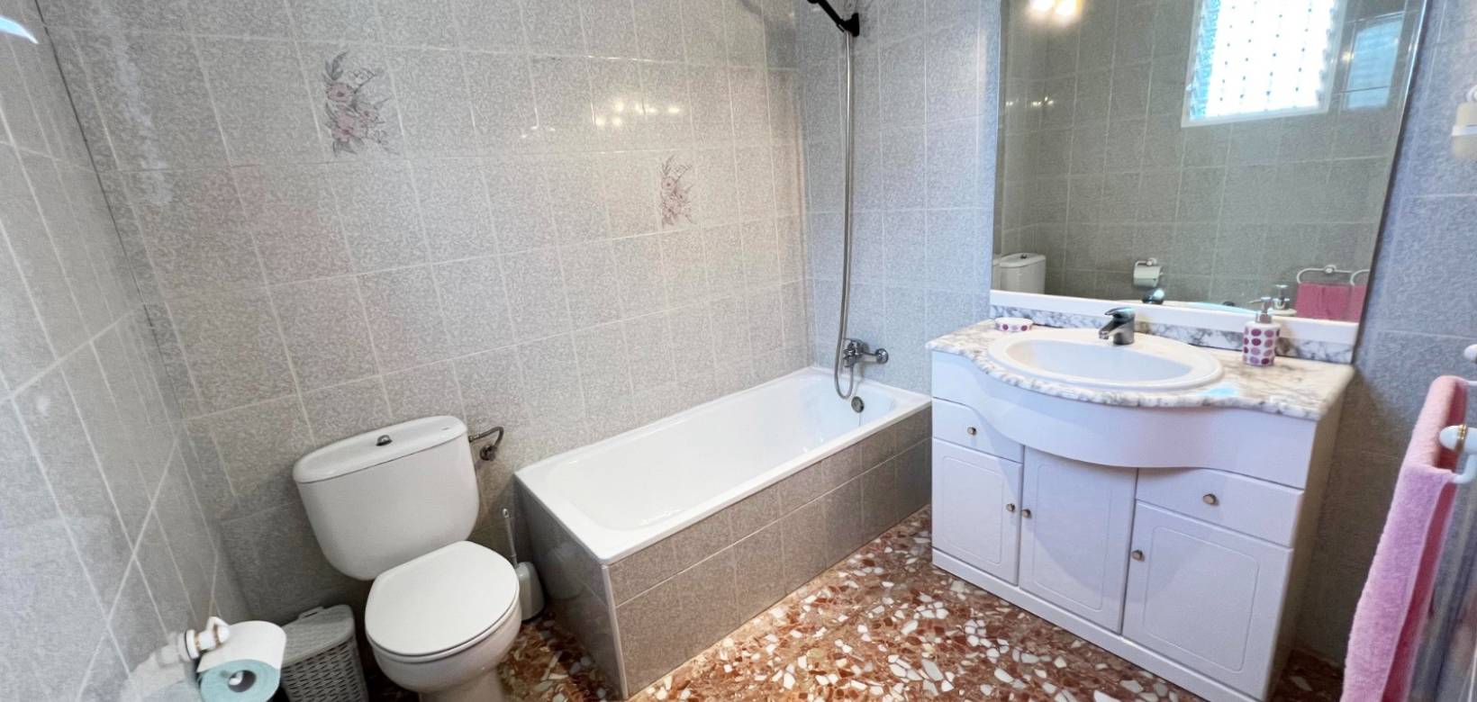 Resale - Villa - Hondón de los Frailes