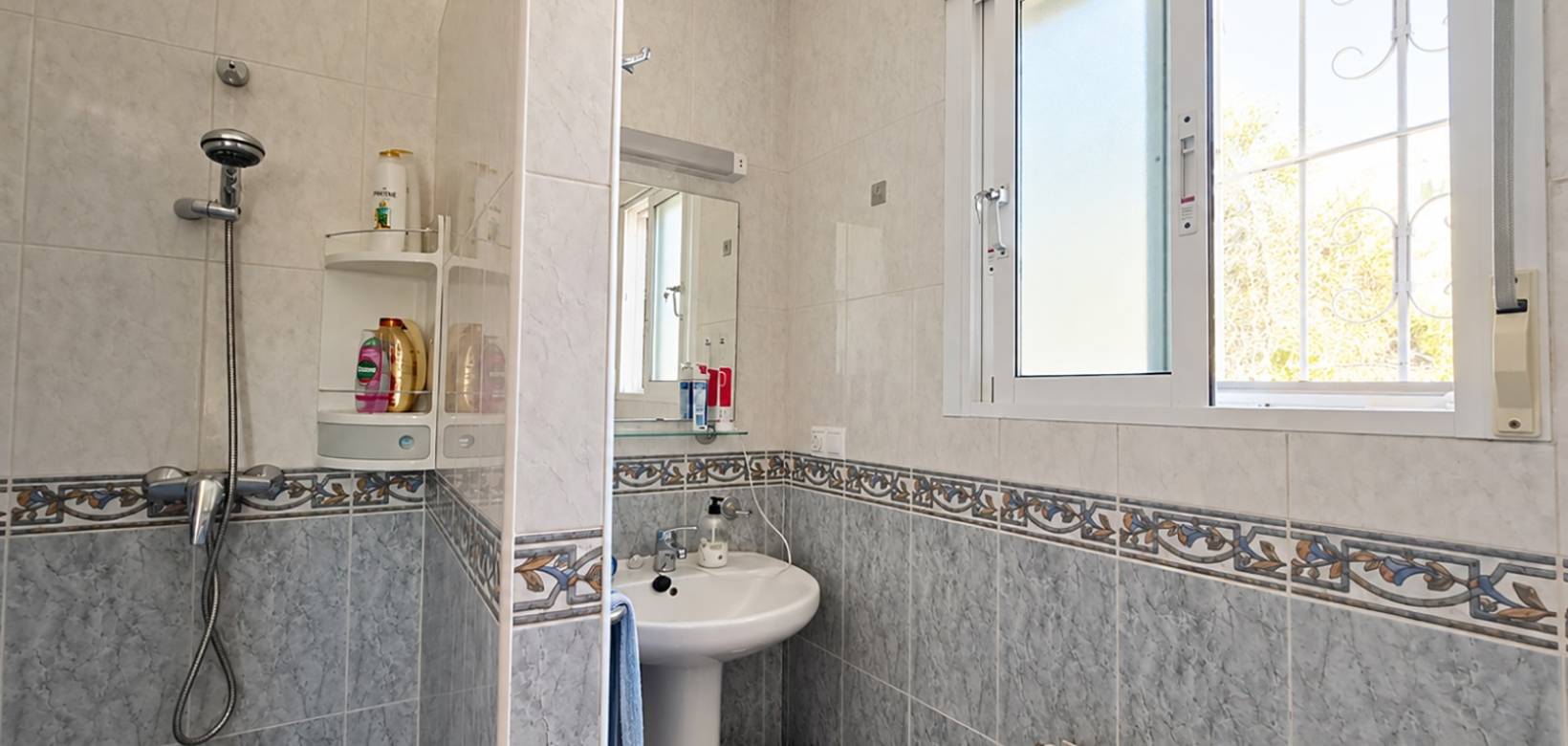 Resale - Villa - Hondón de los Frailes