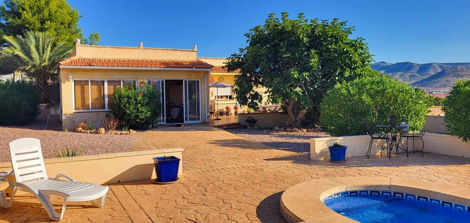 Resale - Villa - La Romana