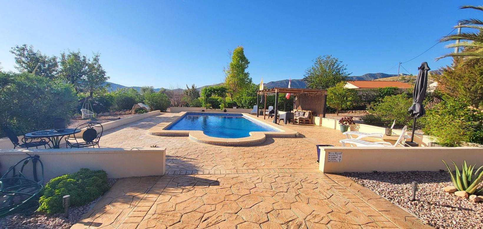 Resale - Villa - La Romana