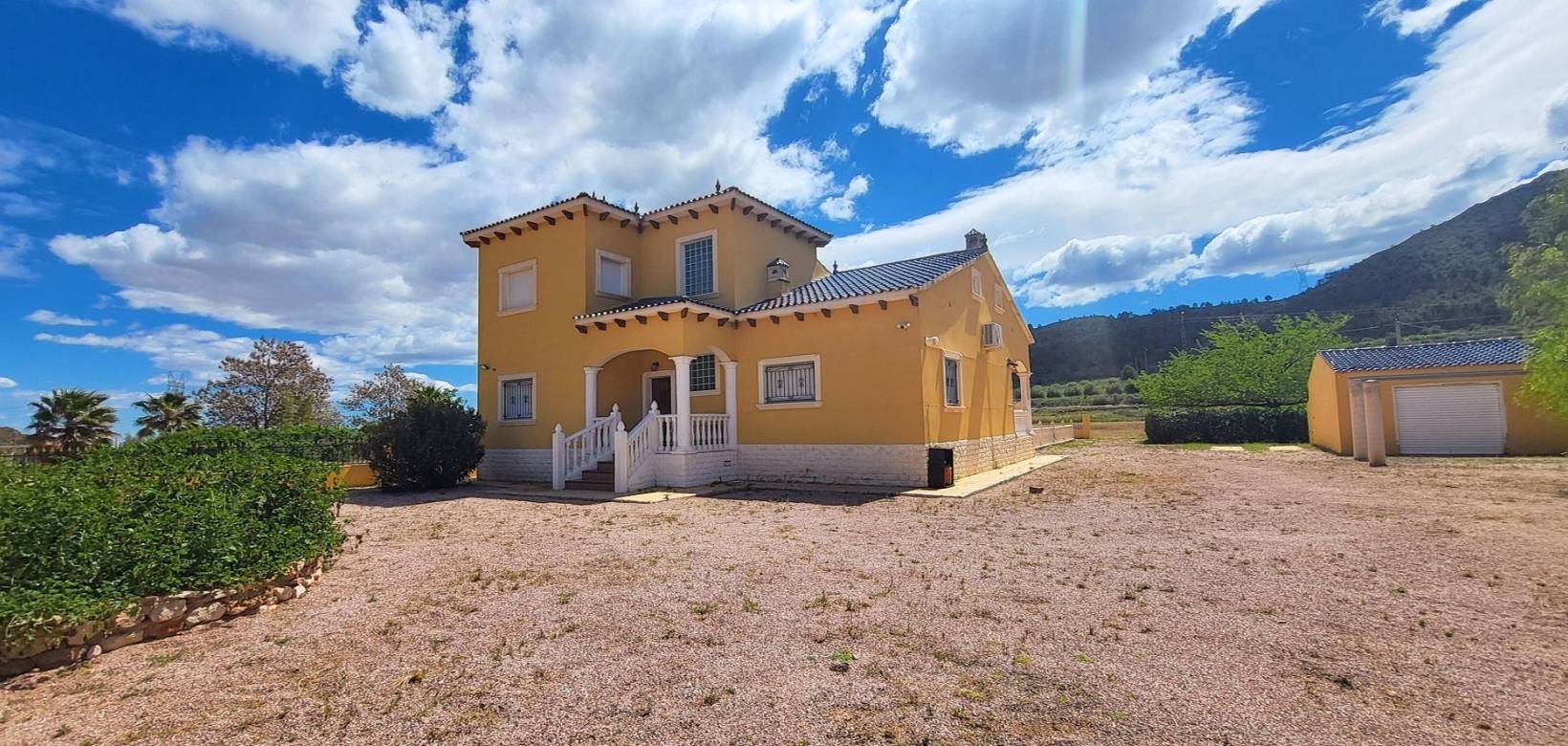 Resale - Villa - La Romana