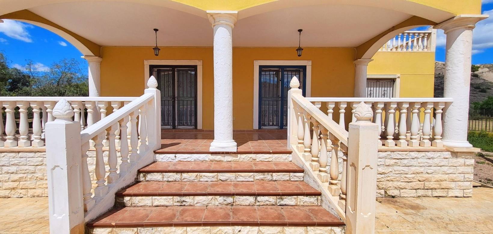 Resale - Villa - La Romana