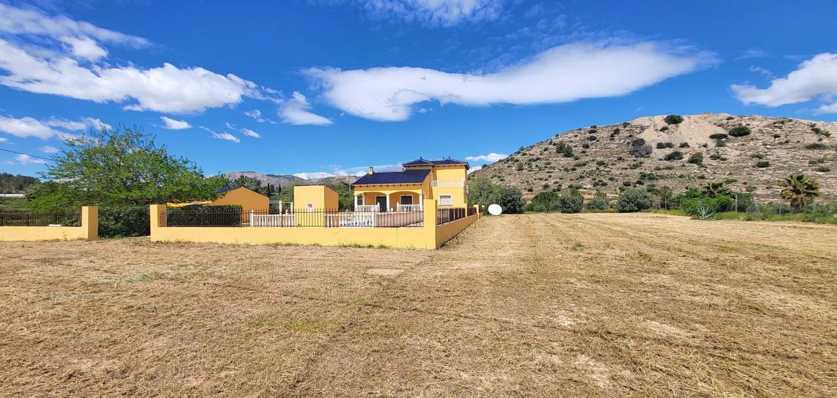 Resale - Villa - La Romana