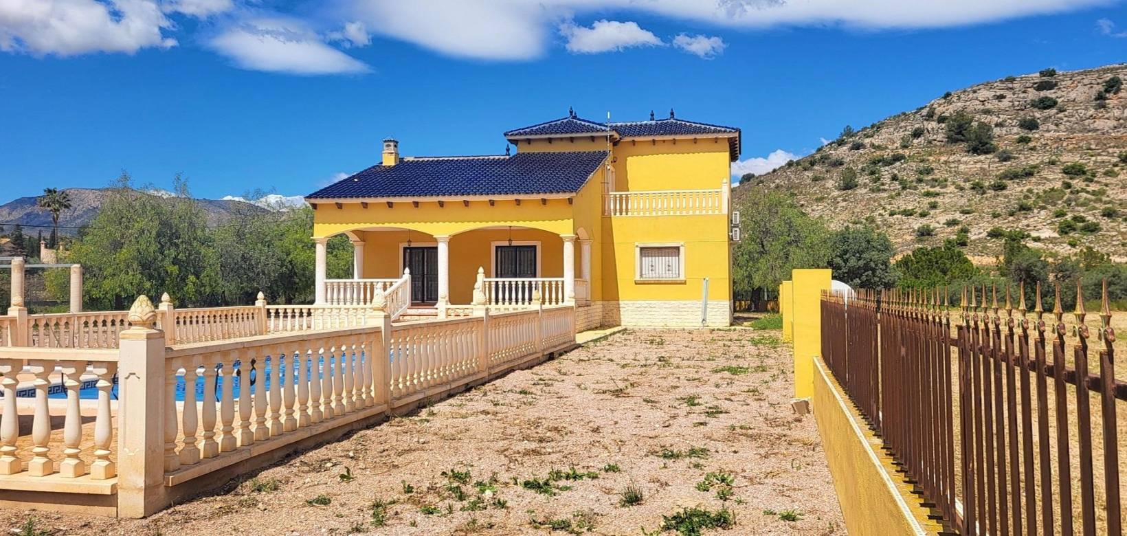 Resale - Villa - La Romana