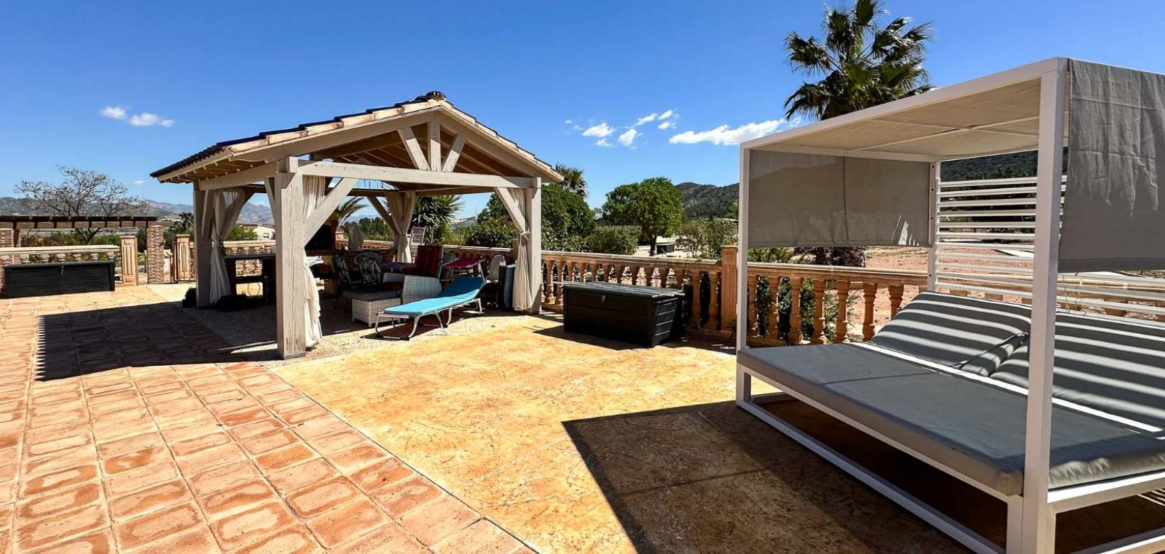 Resale - Villa - La Romana