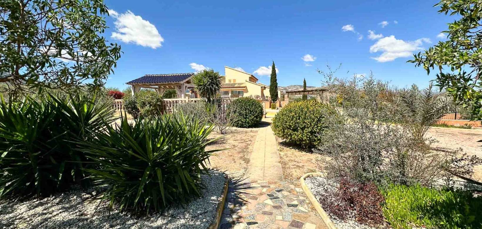 Resale - Villa - La Romana