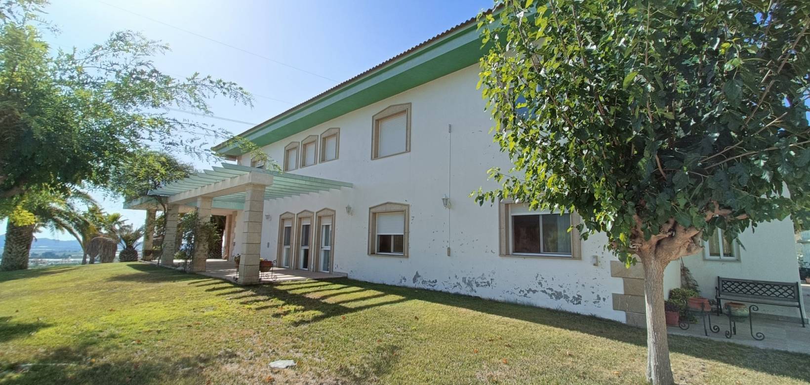 Resale - Villa - La Romana