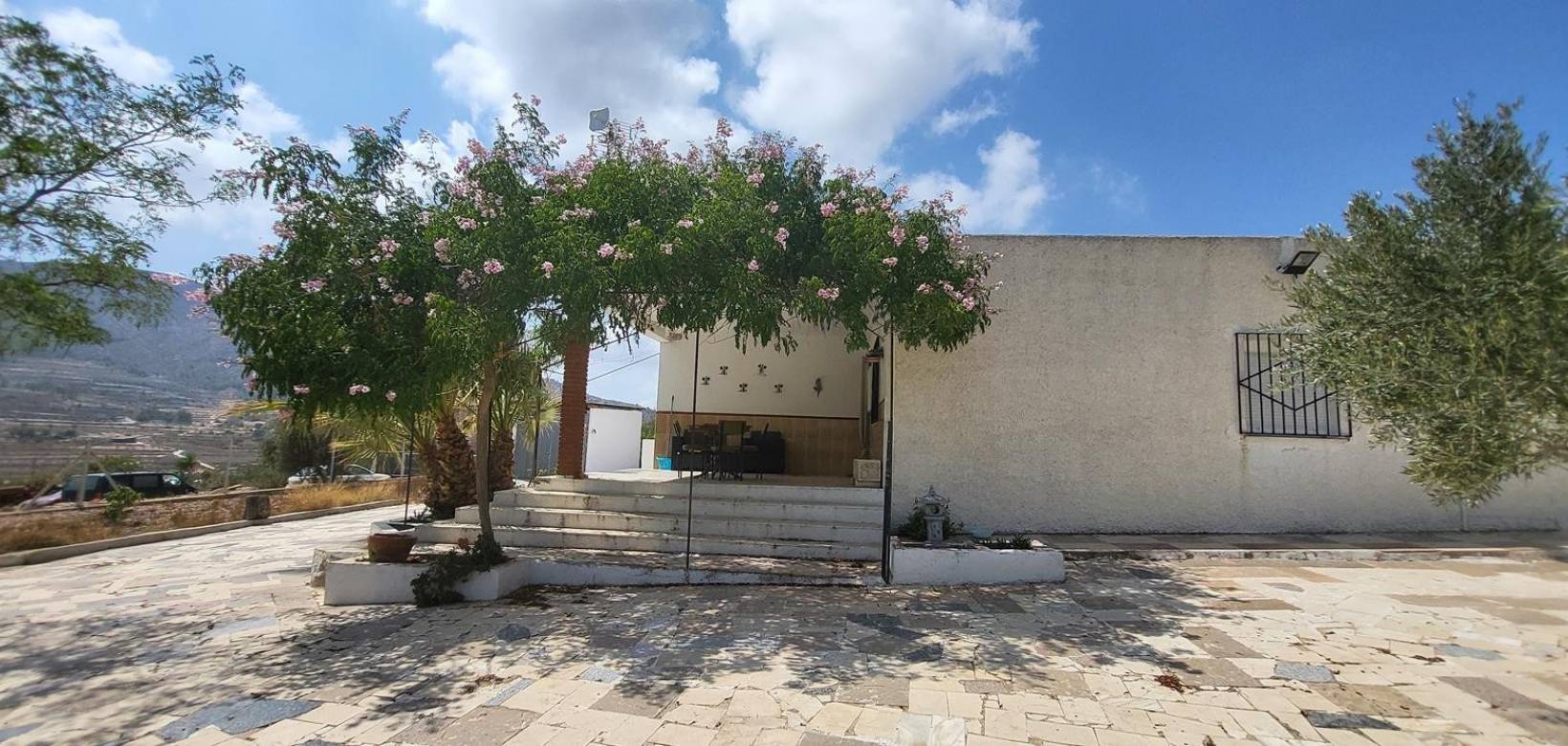 Resale - Villa - La Romana