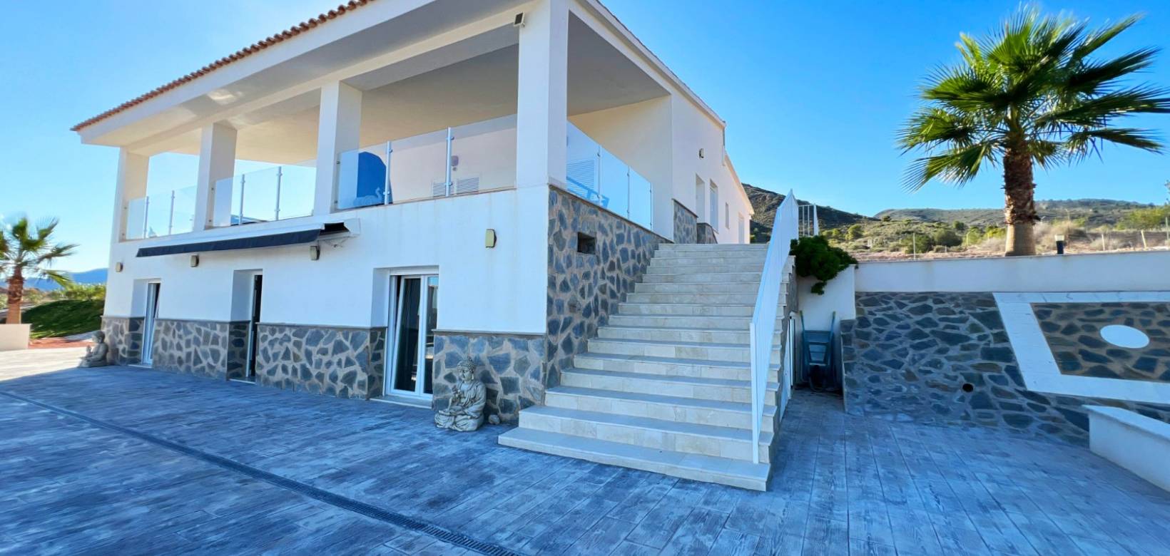 Resale - Villa - La Romana