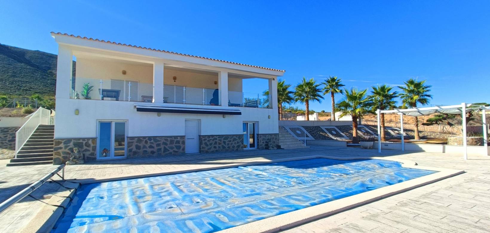 Resale - Villa - La Romana