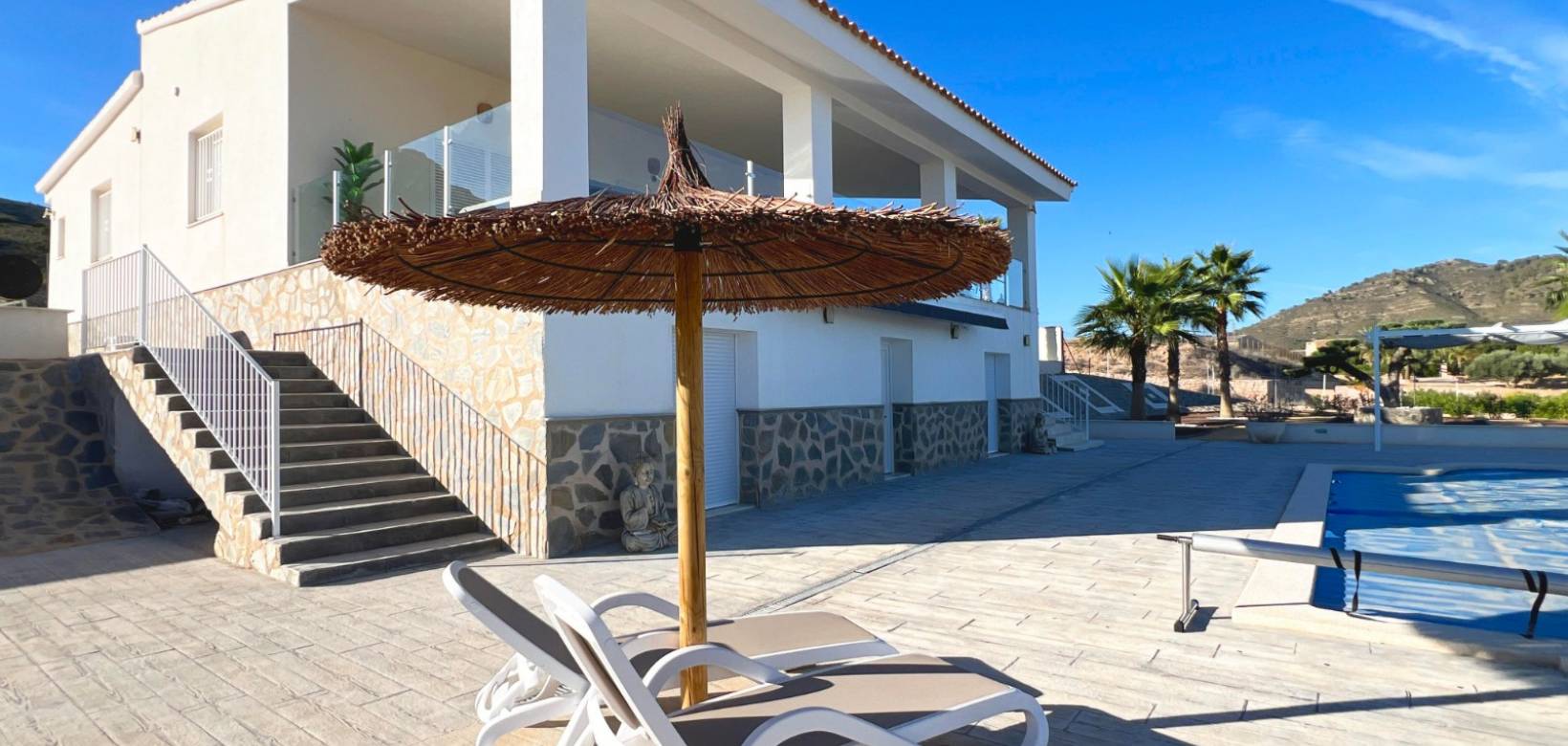 Resale - Villa - La Romana