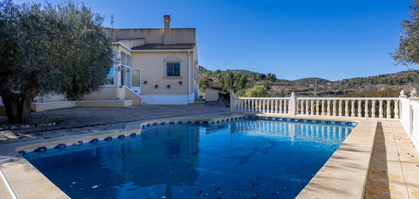 Resale - Villa - La Zarza