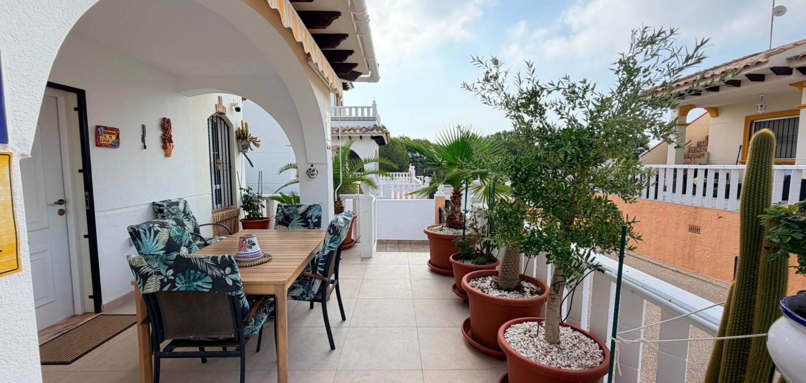 Resale - Villa - Lomas de Cabo Roig - Orihuela Costa