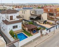 Resale - Villa - Los Montesinos - La Herrada