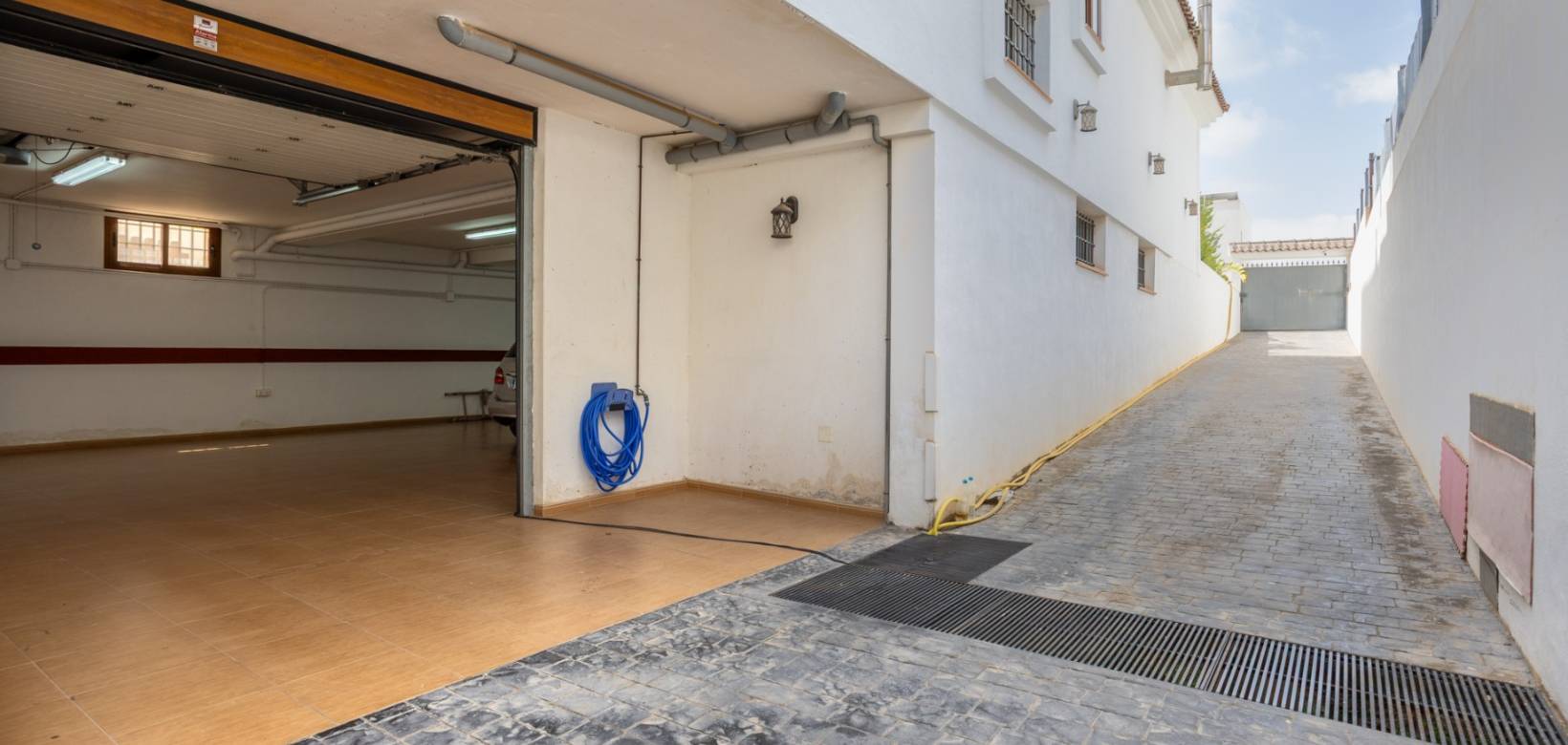 Resale - Villa - Los Montesinos - La Herrada