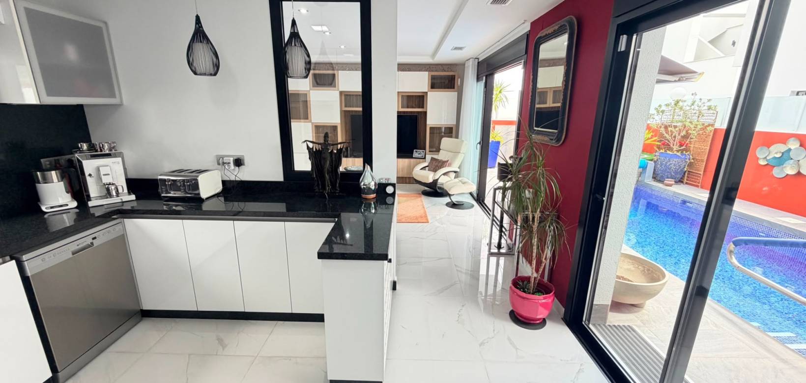 Resale - Villa - Los Montesinos - La Herrada