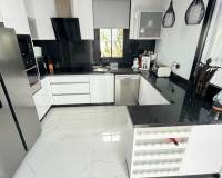 Resale - Villa - Los Montesinos - La Herrada