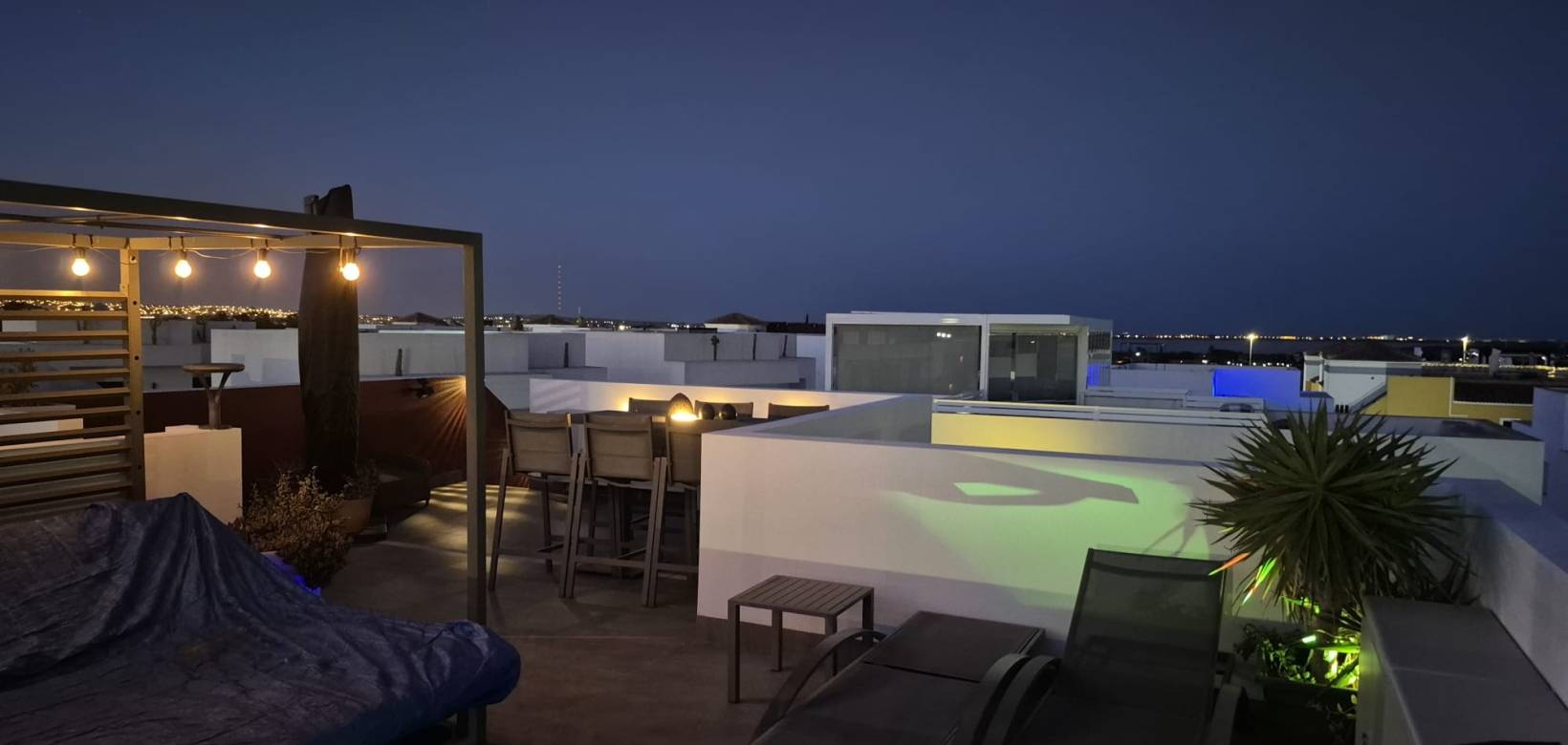 Resale - Villa - Los Montesinos - La Herrada