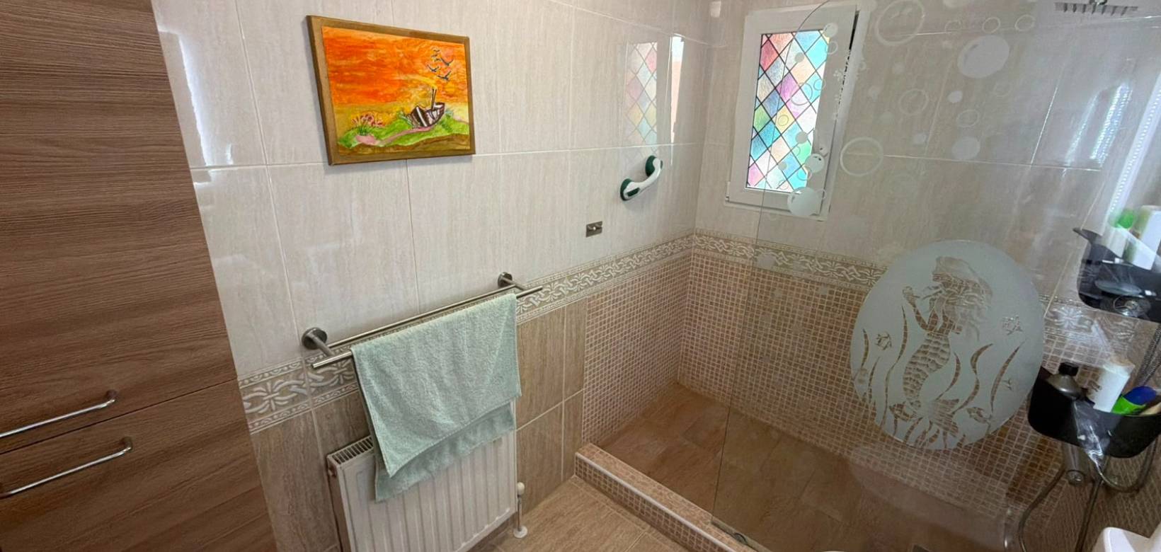 Resale - Villa - Los Montesinos - La Herrada