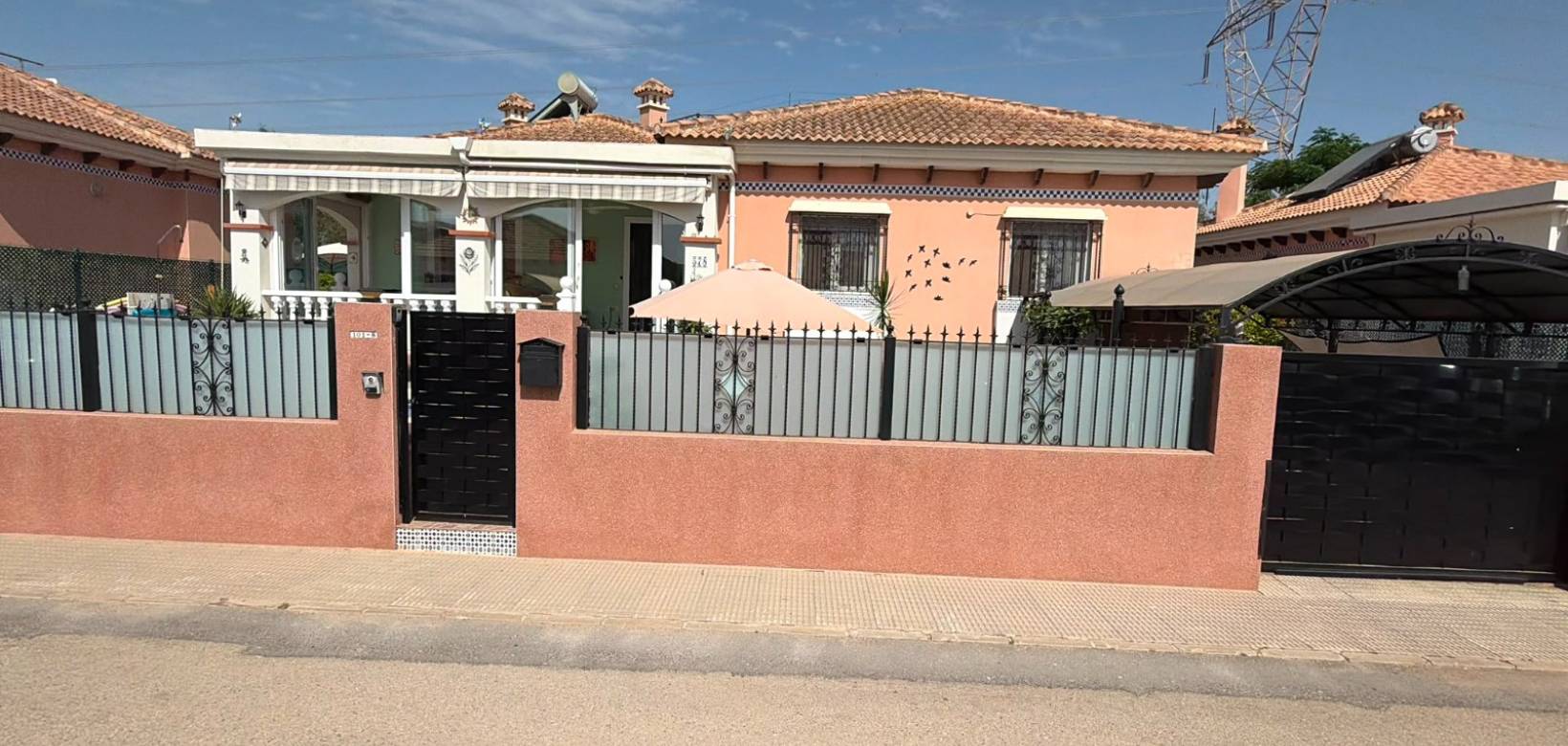 Resale - Villa - Los Montesinos - La Herrada