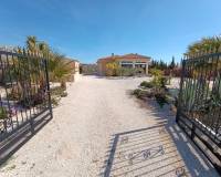 Resale - Villa - Macisvenda