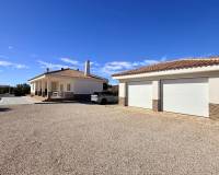 Resale - Villa - Macisvenda